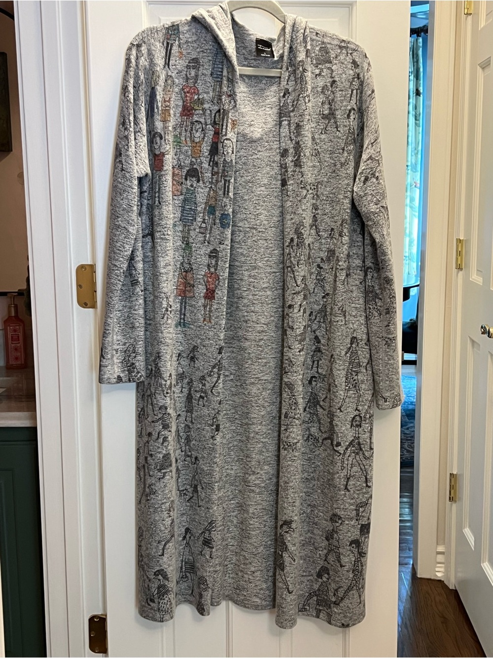 Gray with people figures hooded cardigan sz Large